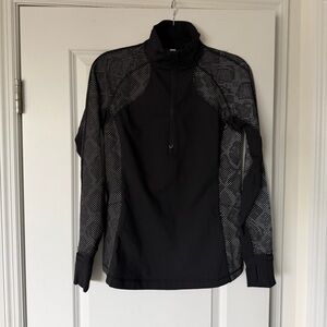 Lululemon Race With Grace 1/2
Zip I| *Lights Out Ravish Reptile
Silver Black